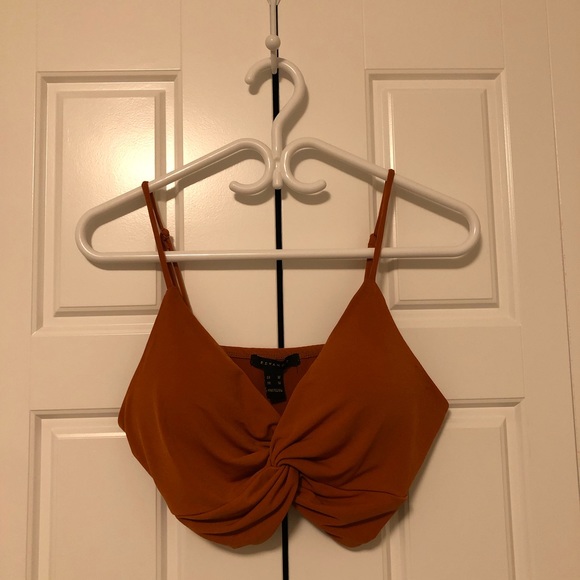 V-neckline Crop Top 💕 - Picture 1 of 3